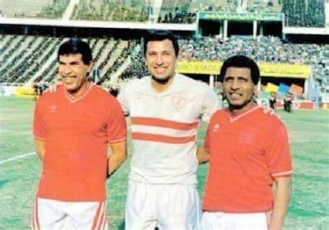 محمود الخطيب (مواليد 30 أكتوبر 1954) هو لاعب كرة قدم مصري سابق، لعب للنادي الأهلي ومنتخب مصر لكرة القدم وهو الرئيس الحالي للنادي الأهلي المصري. ألوان الوطن | بعيدا عن شيكابالا.. أخلاق نجوم القطبين زمان ...