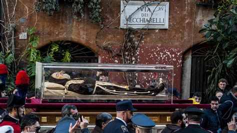 Le Reliquie Di Padre Pio A Livorno Forte Dei Marmi Massa E Carrara Il