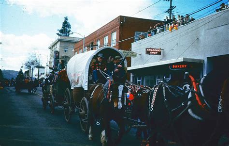 Covered Wagon In Washington County Parade · Heritage