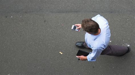 Banning Texting While Walking Might Be a Bit Much