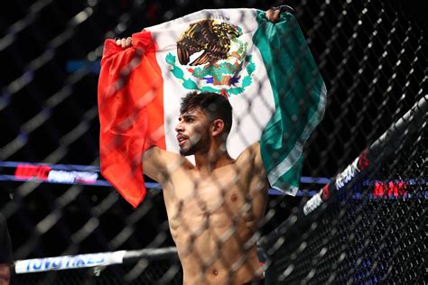 Ufc Fight Night 103 Results Yair Rodriguez Brutalizes Bj Penn Mma Fighting