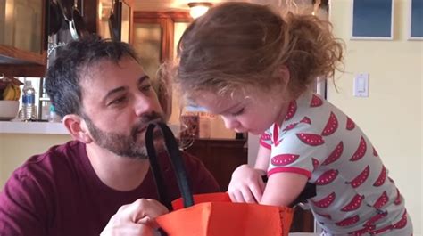 Jimmy Kimmel piège sa fille pour Halloween et lui fait croire qu’il a