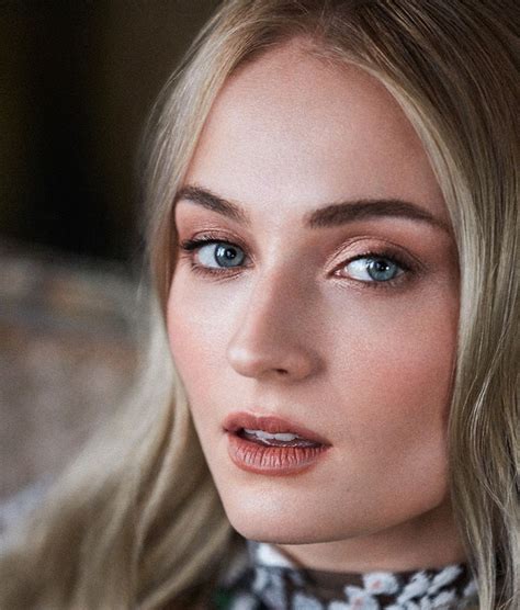 She made her television debut in hbo's game of thrones as sansa stark. Sophie Turner - S Mode May 2019 • CelebMafia