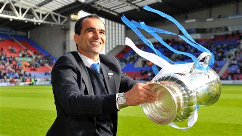 Click to share on twitter (opens in new window) Everton Empty Trophy Cabinet : Everton Legends Sharp ...