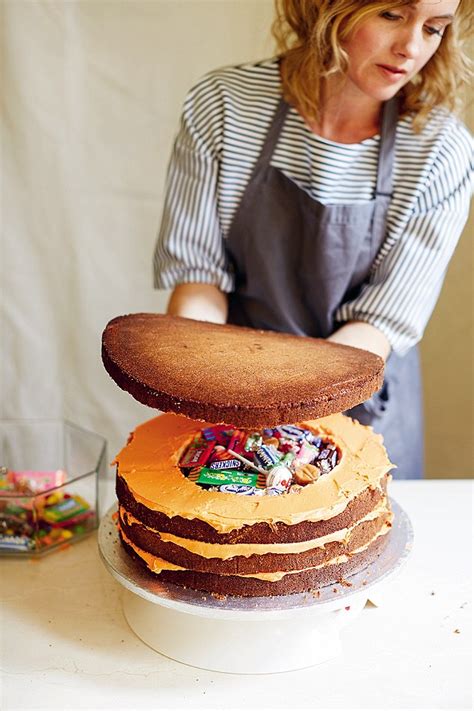 Pinata Cake With Sponge Outside And Sweets Inside Is New Baking Craze