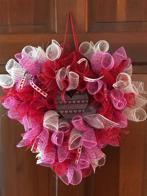 Valentine Mesh Wreath Using Materials From Dollar Tree Valentine Mesh Wreaths Valentine Mesh