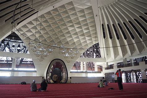 Masjid Raya Sumatera Barat Di Padang