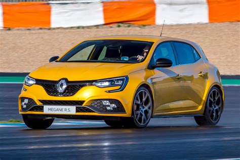 New Renault Megane Rs 300 Trophy 2018 Review Auto Express