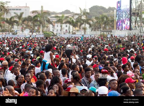 African Ethnicity Crowd Waiting For Show In Luanda Angola Stock Photo