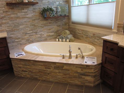 20 Tile Around Whirlpool Tub