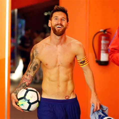 Messi Muestra Su Tatuaje Más Sexy