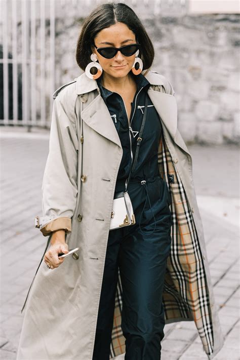 14 Trench Coat Outfits From The Street Style Scene Who What Wear