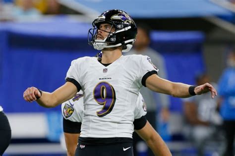 Watch Ravens Justin Tucker Makes An Nfl Record 66 Yard Field Goal To