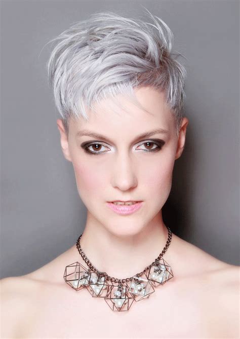 Damen kurzhaarfrisuren 2014 bilder damencio brooklyn kurzhaarfrisuren damen 2014 rundes gesicht damen damian marley kurzhaarfrisuren 2014 damen grau. Unsere TOP 25 graue Damenfrisuren - Platz 11 (mit Bildern ...