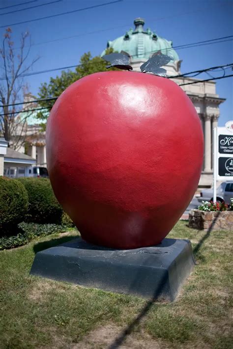 The World S Largest Apple In Winchester Virginia