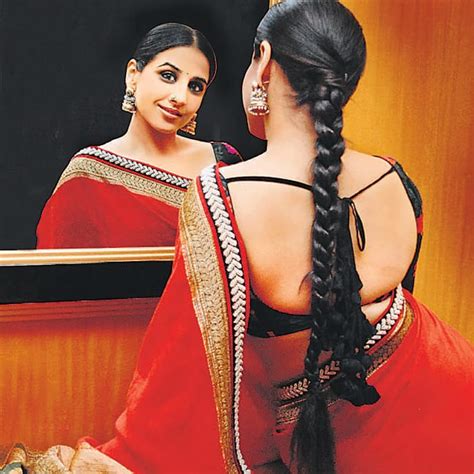 Vidya Balan Looks Super Sexy In Saree Shoot