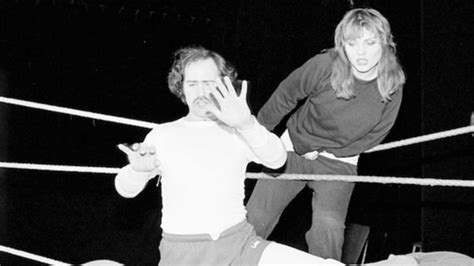 The Time Andy Kaufman Wrestled A Bunch Of Women Mental Floss