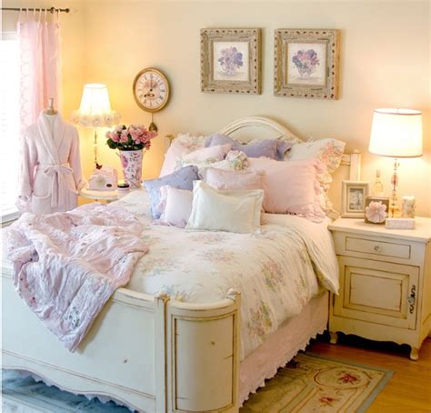 10 Country Cottage Bedroom Decorating Ideas