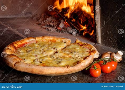 American Crunchy Pizza Stock Image Image Of Cooking 37458167