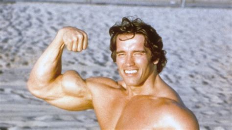 Arnold Schwarzeneggers Flexing Photos