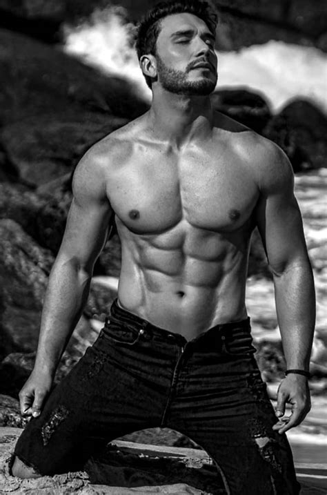 Faço piada sem graça que ngm ri. Lucas Viana - Fotos nu e pelado - Homem Nu