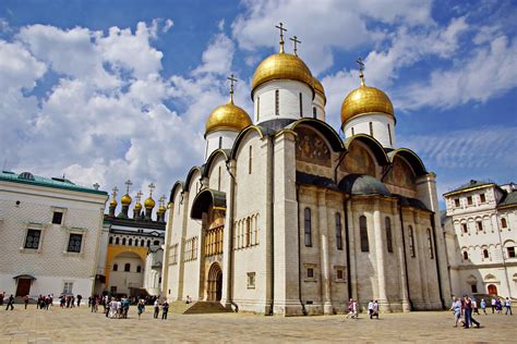 Kreml In Moskau Dormition Cathedral Moscow It Is Located Flickr