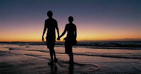 Couple Love At Sunset Hd1080 Couple As A Silhouette Walk In Scene