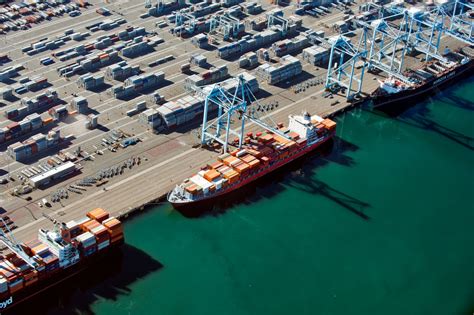 Port Of Long Beach Opens Temporary Storage To Ease Congestion 893 Kpcc