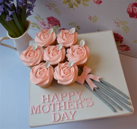 Little Paper Cakes Mothers Day Cupcakes