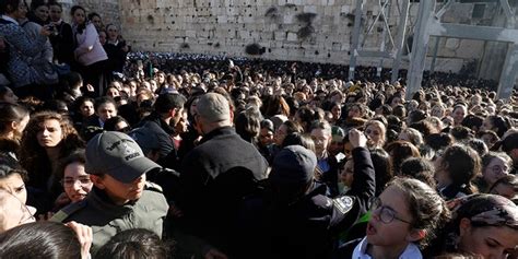 fights erupt at jerusalem s western wall after ultra orthodox jewish men try to block women s