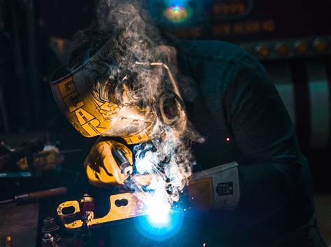 Perlindungan kerja diskriminasi pengupahan diskriminasi perlakuan diskriminasi jenis pekerjaan pekerja (♀) disektor informal; Diskriminasi Pekerjaan Di Malaysia