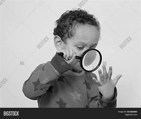 Child Magnifying Glass Image And Photo Free Trial Bigstock