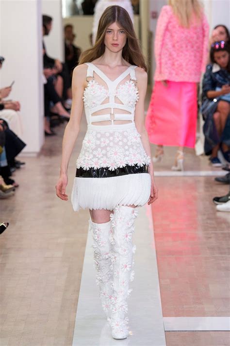 Emanuel Ungaro Spring Summer 2016 Paris Fashion Fashion Show