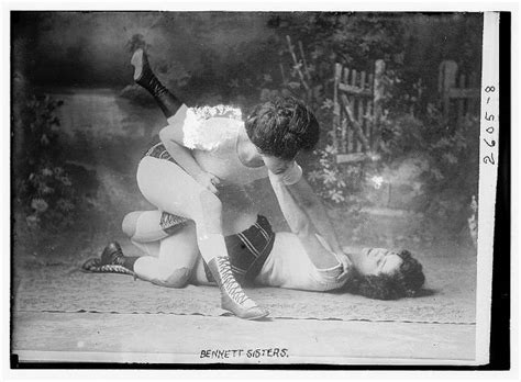 Vintage Female Wrestling Amazing Photos Show Women Fighting In The Ring In The Past