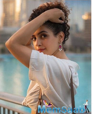 To watch pagglait movie, you must first get a the netflix subscriber also has the option to download pagglait movie on netflix. Pagglait: Sanya Malhotra reveals she began behaving like ...