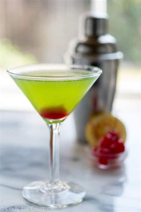 Midori Martini An Easy Delicious And Beautiful Cocktail Recipe