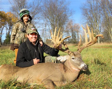 Michigan Trophy Whitetail Hunts Large Whitetail Deer Trophy Buck