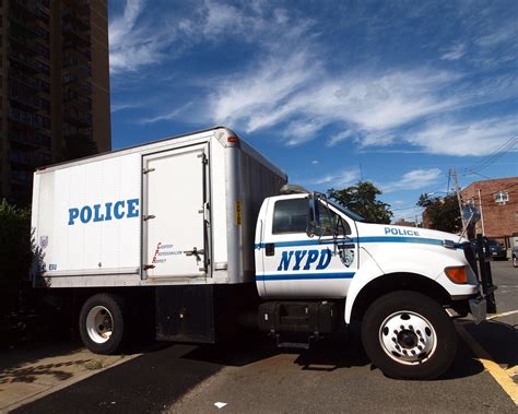 P043s Nypd Police Truck Parkchester Bronx New York City Flickr
