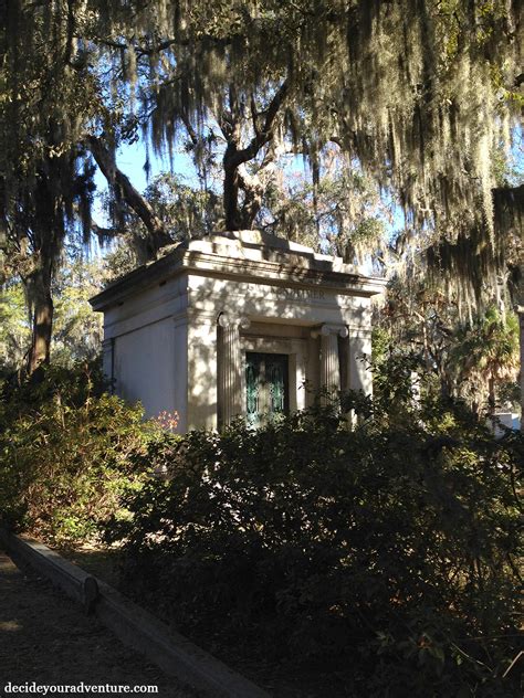 The Breathtaking Bonaventure Cemetery In Savannah Georgia Decide