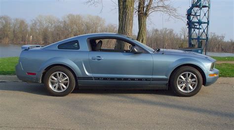 Windveil Blue 2005 Ford Mustang Coupe Photo Detail