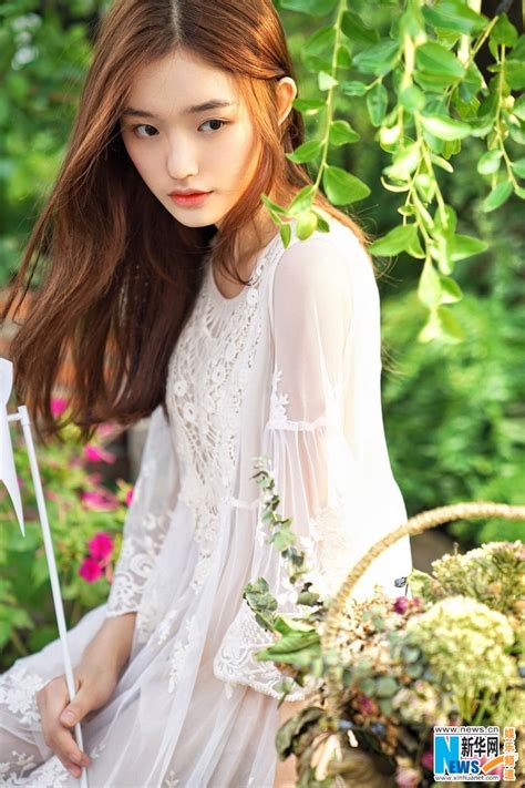 Lin Yun Poses For Photo Shoot China Entertainment News Poses For