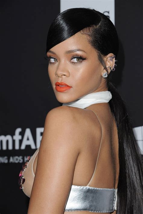 Rihanna Coral Lipstick Rihanna Hairstyles Rihanna Ponytail Sleek