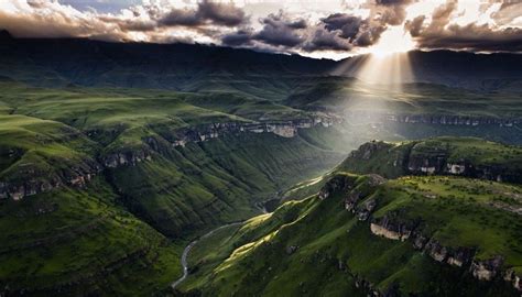 Our 7 Natural Wonders In Southern Africa The Drakensberg