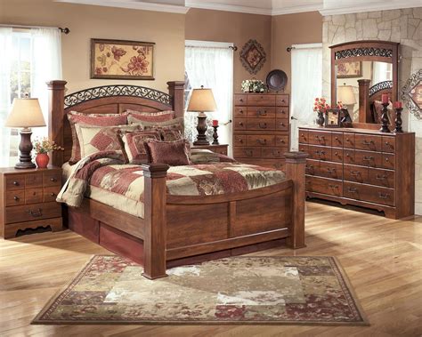 Timberline 6 Pc Dresser Mirror And Queen Poster Bed Ez Furniture Sales And Leasing