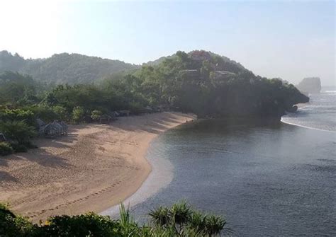 Objek wisata ini sendiri dikelola anak perusahaan yang bernama pt taman impian jaya ancol atau tija. 10 Spot Foto Pantai Sundak Gunung Kidul - Harga Tiket ...