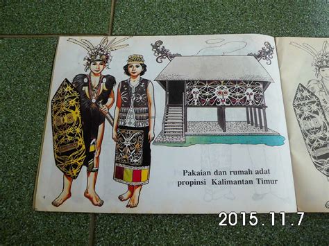 Buku Mewarna Pakaian Tradisional Mengingatkan Siapa Diri Kita