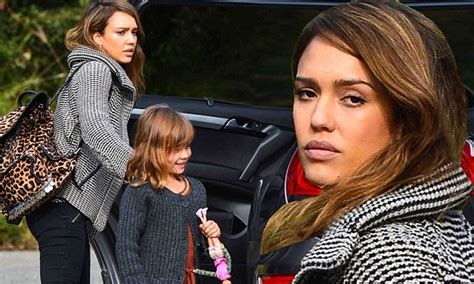 Jessica Alba Dons Skinny Jeans As She Enjoys Last Minute Holiday Shopping Spree With Daughter