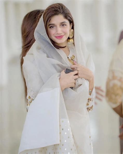 Mawra Hocane Looking Awesome At Her Brother Nikaah Pakistani White