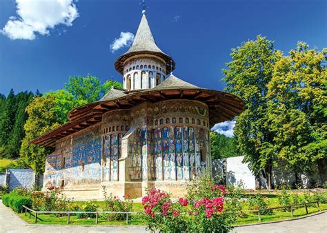 Top 10 Cele Mai Frumoase Monumente Istorice Din România