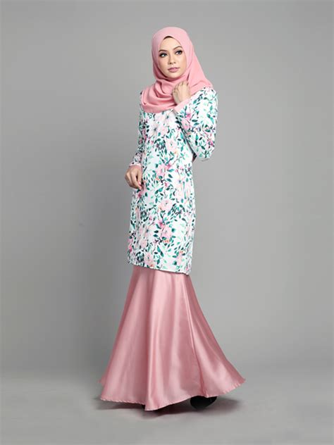 Awalnya baju kurung adalah busana khas masyarakat melayu, terutama indonesia. Baju Kurung Moden Arielle Pink Blush - LovelySuri.com